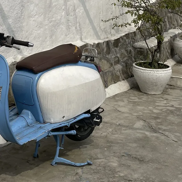 The scooter’s seat and rear panels